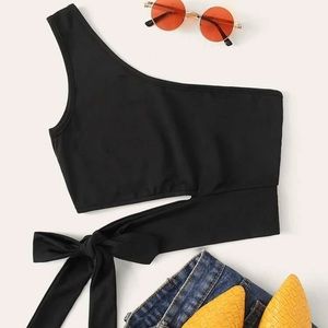 One shoulder knot crop top